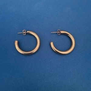 10k Gold hoop pierced earrings